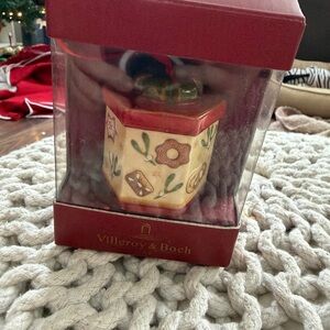 Villeroy & Boch Winter Bakery Gingerbread Box Porcelain Ornament - EUC